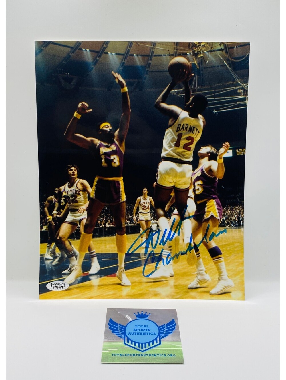 Wilt Chamberlain Signed 8x10 Photo With COA (3202131)